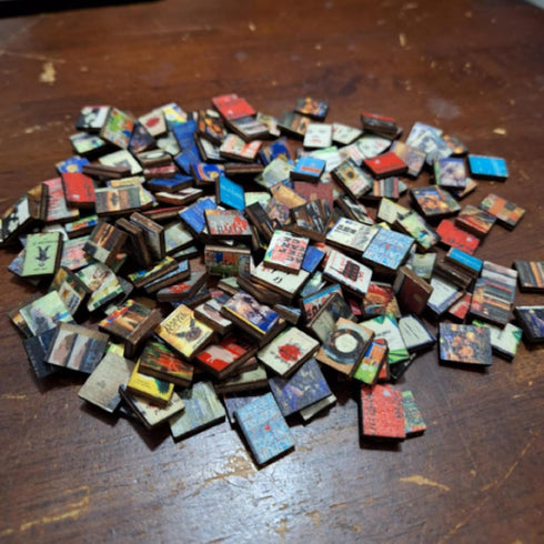 Miniature Book Boxes Display Case Cabinet Anxiety Relief Books Shaking Bookshelf Toy for Living Room Desk Ornament
