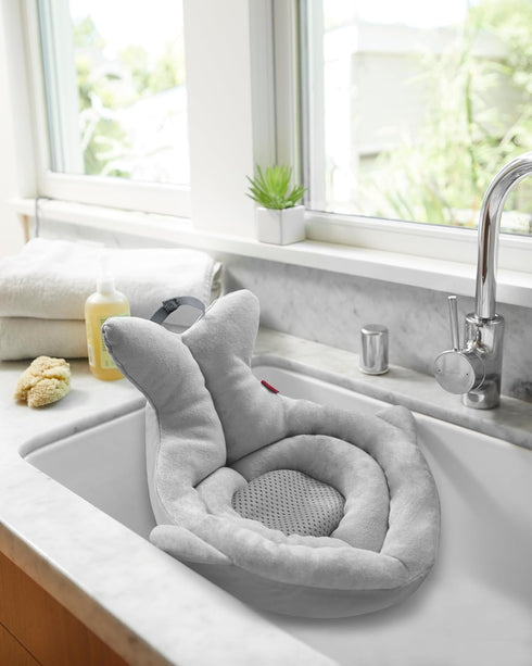 Skip Hop 0-6 Soft Sink Baby Bath Tub and Rinse Cup, Moby Grey, Months