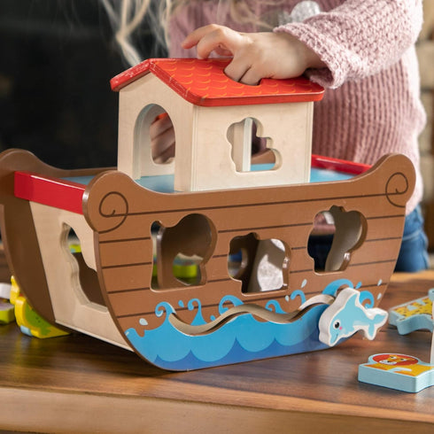 Set Fat Brain Toys Noah's Ark Sort & Play - Wooden Shape-Matching Preschool Toy