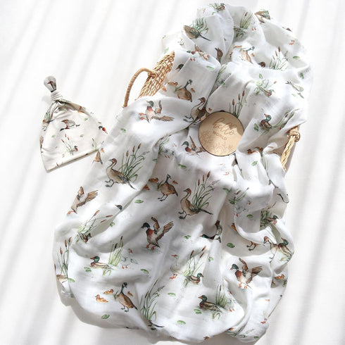 Set LifeTree Muslin Swaddle Blankets, Muslin Baby Boy Swaddle Blanket and Hat with Birth Announcement Card, Newborn