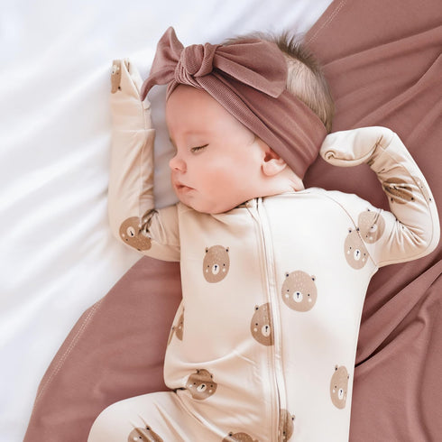 Set, 4747" GRSSDER Newborn Swaddle Blanket, Ultra Soft Jersey Receiving Blanket with Matching Headband and Beanie Extra