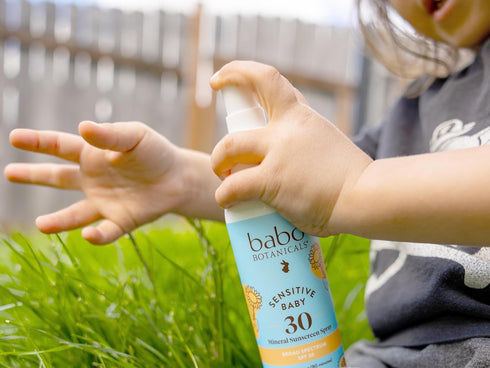 SPF30 Babo Botanicals Sensitive Baby Mineral Sunscreen Spray - Natural Zinc Oxide - Non-Aerosol Face & Body
