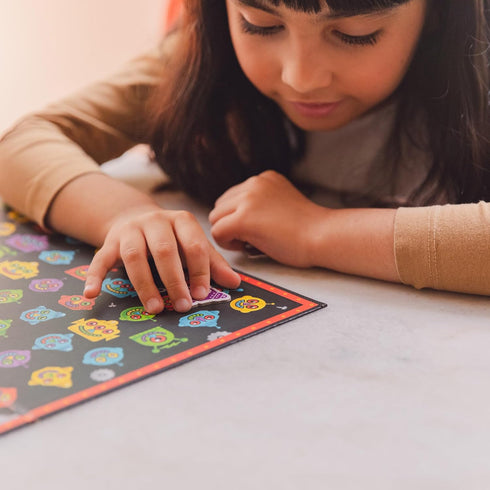 Educational Insights Robot Face Race, Fast Paced Color Recognition Game for 2-4 Players, Award-Winning Fun