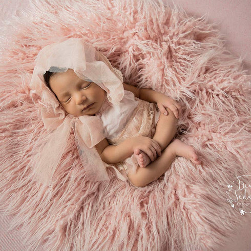 Newborn Photo Props Faux Fur Round Blanket, 23.6 inch Soft Baby Boy Girl Photo Mat, Light Pink