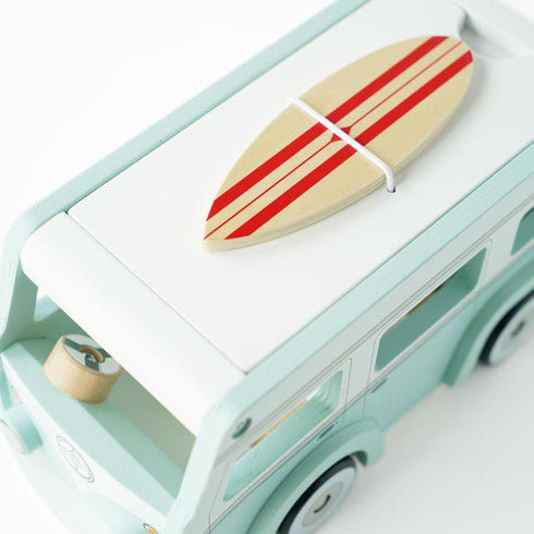 Le Toy Van Wooden Holiday Campervan with Detachable Surfboard, Suitable for Ages 3 and Up