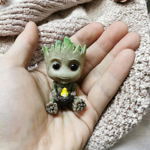Mini Groot Figurine, Miniature Model Home Accessories, Decompression Artefact for Kids