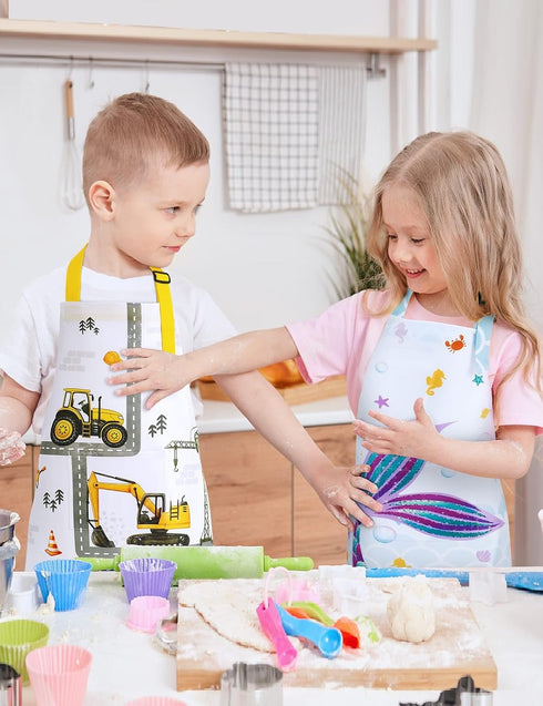Set WERNNSAI Kids Apron for Girls Boys - Art Cooking Apron with Hat Oven Mittens