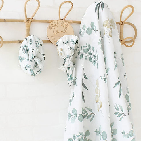 Set LifeTree Newborn Swaddle with Matching Hat and Headband Bow, Wooden Birth Announcement Card, Muslin Baby Swaddle