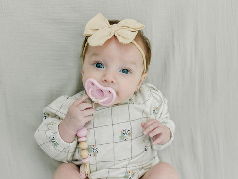 (Set 2) 100% 0+ Orthodontic Silicone Pacifiers of Food-Grade, One-Piece Design, Soft Orthodontic Nipple, Airflow
