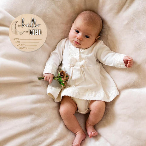 Giantree 15x14.7cm/5.9x5.78inch, Baby Announcement Sign, Wooden, 'Hello World', Rustic, Round, Stars, Name Sign