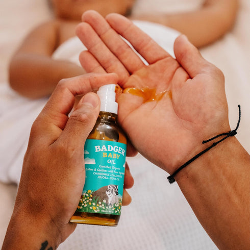 Badger Baby Oil, 100% Organic Ingredients, 4 fl oz Glass Bottle, Soothing Vegan Baby Oil