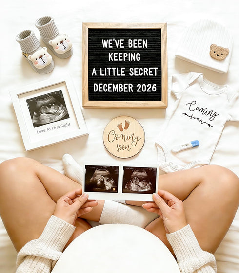 Set Pregnancy Announcement, Baby Announcements Ideas Include Announcement Board, Baby Onesie, Baby Booties, Beanie Hat