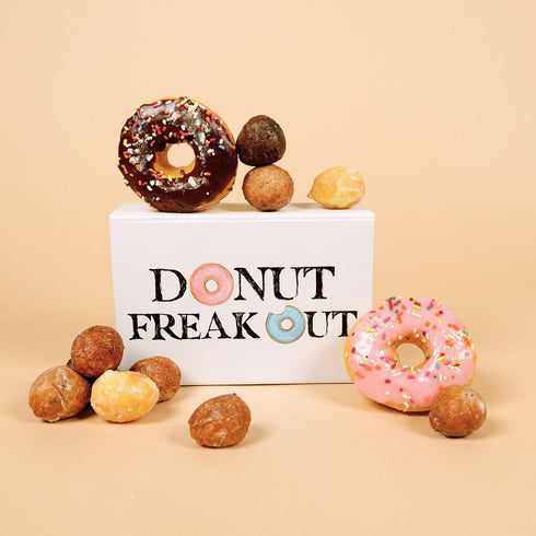 Hanna Roberts Baby Reveal Box - Donut Themed Announcement Kit