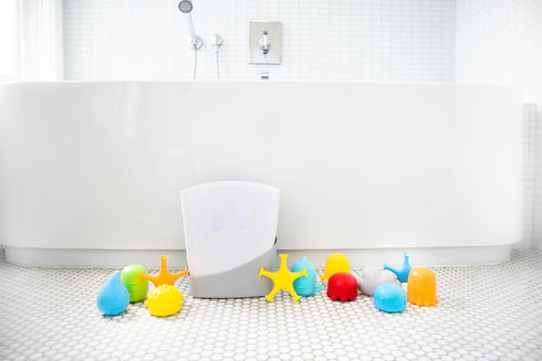 10 1 1 Ubbi Bath Toy & Drying Bin Bundle, Includes Bath Toys, Hair Rinse Cup and Gray Toy Drying Bin, Infant