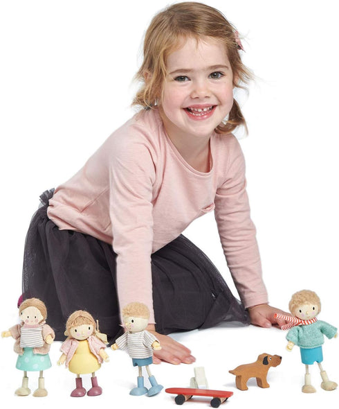 Tender Leaf Toys The Goodwood Family, Wooden Miniatures Flexible Doll, Multicultural Action Figure for Dollhouse
