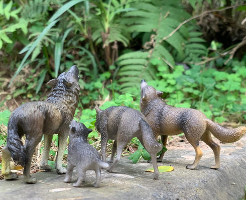 Gemini&Genius Howling Wolf Animal Toys - Family Playset with Realistic Gray Wolf Toy Figurines, Ages 3+ (4 Pcs)