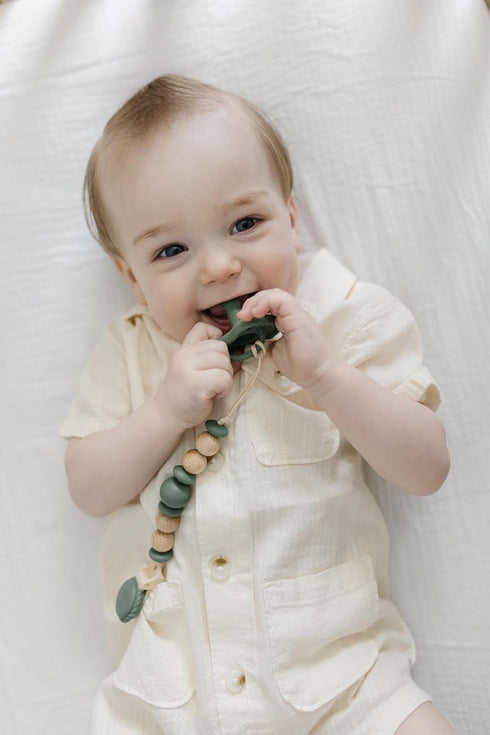 100% Silicone Pacifier Clip Metal-Free, Rust-Free, Food-Grade Silicone and Natural Beech Wood, Secure Pacifier Holder