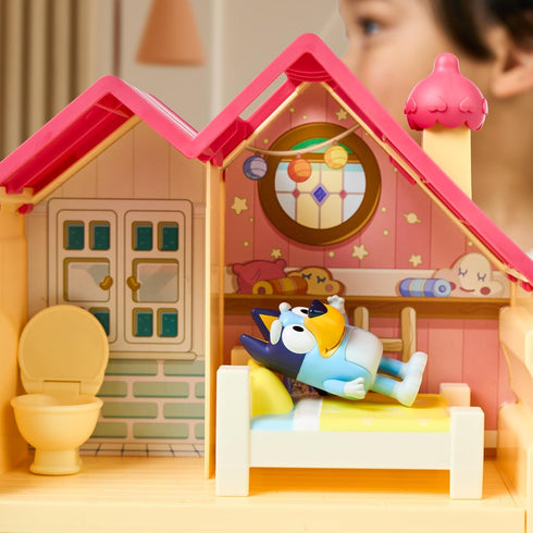 BLUEY Mini Home Playset - Compact House Playset with Carry Handle, Three Rooms and Figure with 5 Play Pieces