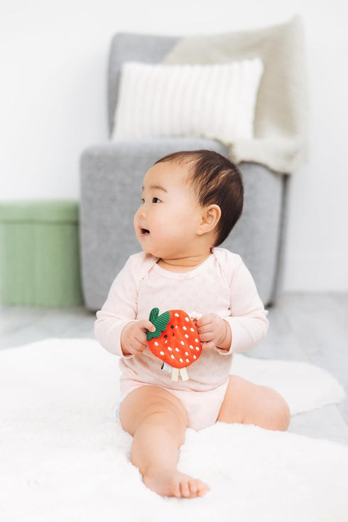 0+ Pearhead Strawberry Baby Teether Soft Plush Sensory Toy with BPA-Free Silicone Beaded Ring & Crinkle Sound, Soothes