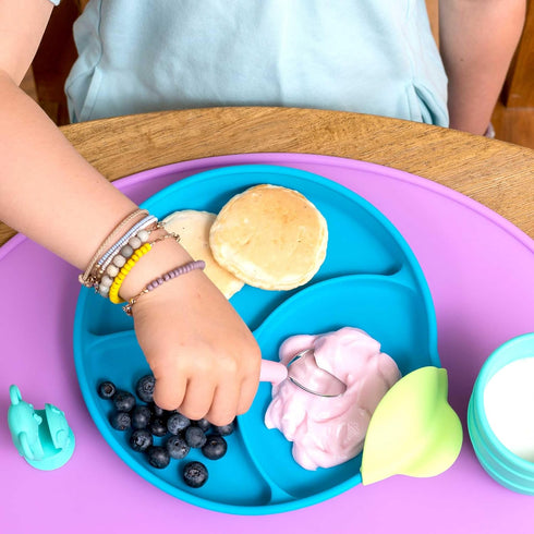 • Easy Scoop & Hold Plate Set • Set of 2 plates • Silicone plate for babies, toddlers, kids with dividers • Clip-on rim for easy and mess-free meals • 6 mo+ • Dishwasher safe (Watermelon) by 321 Grow