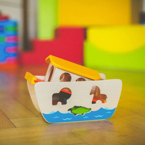 Tooky Toy Playset Wooden Noah's Ark with Animal Shapes