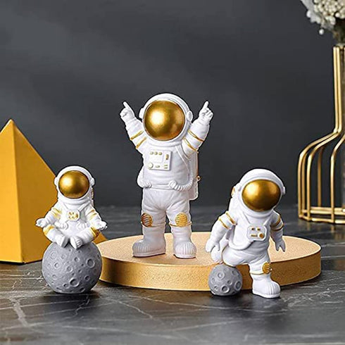 LUOZZY 3 Pcs Astronaut Figurines, Space Cake Toppers Decorations for Outer Space Cupcake (Golden)