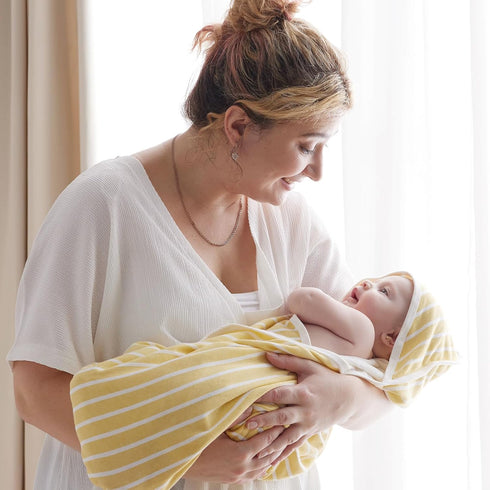 Momcozy Set Baby Towel with Hooded - Ultra Soft & Absorbent Large Bath Towel for Comfort & Gentle on Baby's Skin - Med