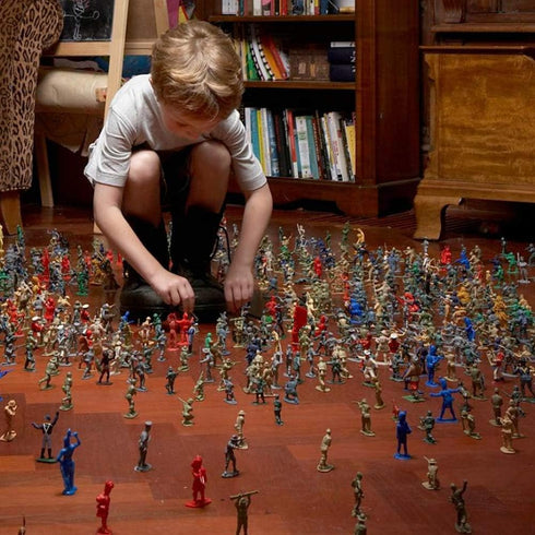 3 Otters 307PCS Army Men Military Set, Plastic Toy Soldiers for Boys and Girls with Storage Container