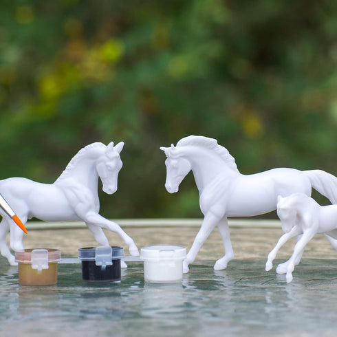 Breyer Horses Stablemates Horse Family Paint Set, 3 Horse Set, 1:32 Scale Model Toy #4239, White