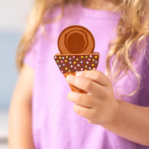 Melissa & Doug Ice Cream Wooden Magnetic Puzzle Play Set - 16 Magnet Pieces with Scooper for Ages 2+