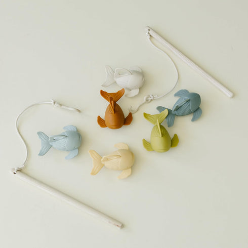 Playset, Marlowe & Co Silicone and Wooden Fishing Montessori Fine Motor Skills Fish Game for Children with Storage Bag