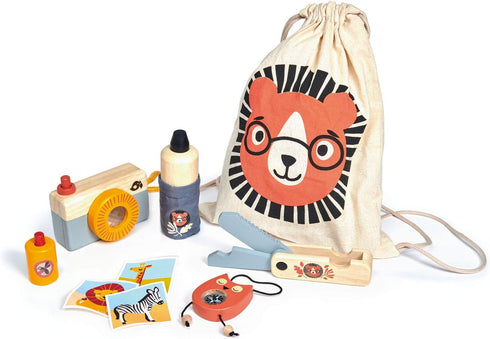 Tender Leaf Toys Safari Adventure Playset, 10 Pcs Outdoor Educational Kit for Kids, Age 3+, Gift Set