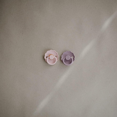 6-18 2-Pack FRIGG Daisy Natural Rubber Baby Pacifier | Made in Denmark | BPA-Free (Baby Pink/Soft Lilac, Months)