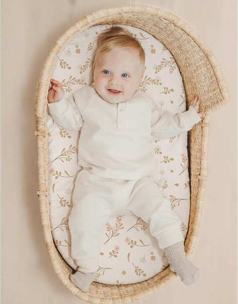 Konssy 2 Pack Muslin Fitted Bassinet Sheets for Baby Girl Boy, Soft Breathable Baby Bassinet Sheets Fit for Baby Bassinets, Cradle, Moses Basket Oval Rectangle Pad/Mattress (Pink, Floral) by Konssy