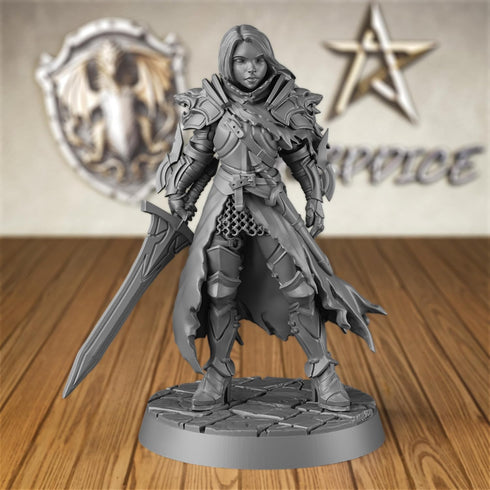 AUSPDICE Fighter 28mm DND Miniature, Lydia The Lioness Paladin Figure for D&D and Board Games, Ideal for TTRPG