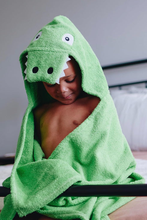 2-8 100% Hooded Baby Towel for Kids | Large Cotton Baby Towel for Boys or Girls | Unisex Cute Alligator Bath Towels
