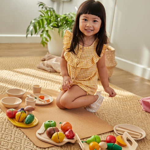 Set PlanToys Wooden Assorted Vegetable | Montessori Play Food for Toddlers | Includes Tomato, Mushroom, Shallot, Bell