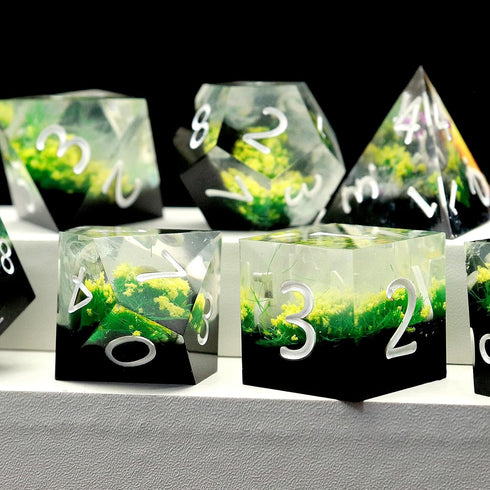 Haxtec DND Dice Set, Sharp Edge Resin Dice Set with Case, Polyhedral D&D Dice for Dungeons and Dragons Gift