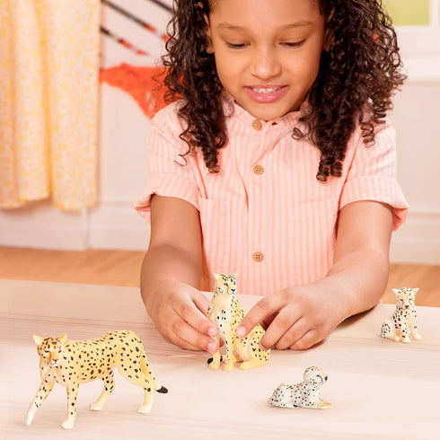 Terra by Battat – 4 Pieces Cheetah Family – 1 – 4-Inch Plastic Figurines for Kids, Educational Toy Figures