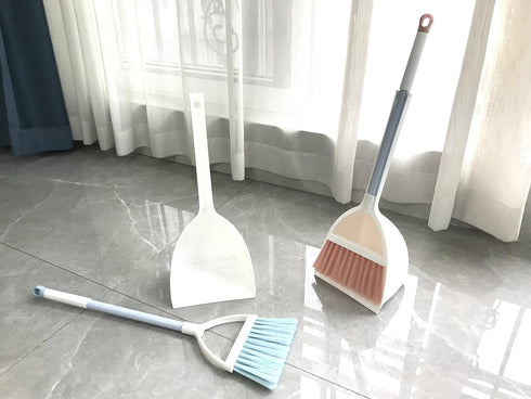 Kids Broom and Dustpan Set, Mini Dustpan and Broom for Children Housekeeping Pretend Play Cleaning Tools (Pink)