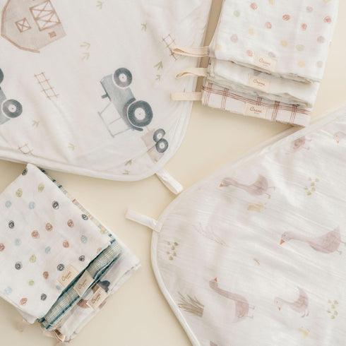 Set, Set, Crane Baby Hooded Towel & Washcloth Charlie Farmhouse Goose Hooded Baby Towels and Washcloths Baby Bath