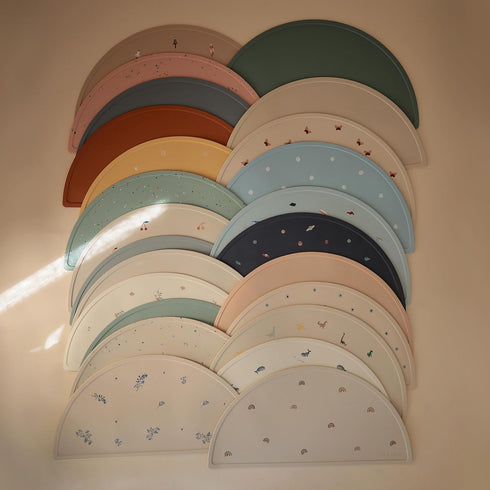 BPA-Free Black Daisy Silicone Placemat for Kids
