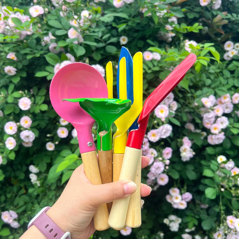 Kids Gardening Tools Set, 5PCS Metal Gardening Tools with Wooden Handle, Safe Beach Sandbox Toy