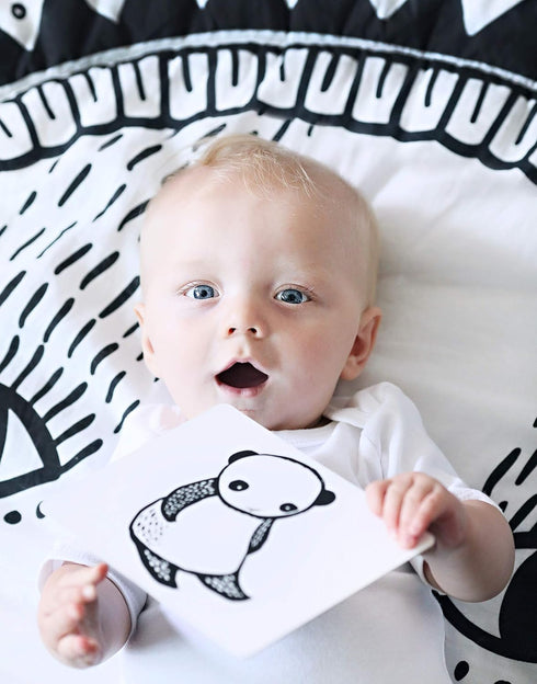 Wee Gallery Art Cards for Baby - Durable High Contrast Black and White Animal Flashcards for Newborns, Sensory Toys,