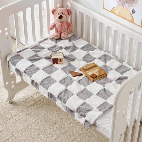 Yagle Mate 3D Cozy 30x40 Inches,Grey Fleece Baby Blanket for Unisex Checkerboard Design, Warm and Fluffy Infant Newborn