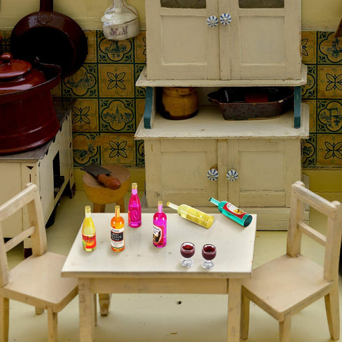Sumind 18 Pieces Dollhouse Wine Bottles, Miniature Glass Goblet Cups, Red Wine Style Kitchen Accessories for Dollhouse