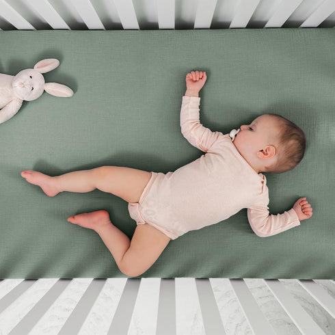 Comfy Cubs Large Muslin Crib Sheet and Baby Blanket Bundle - Green/White