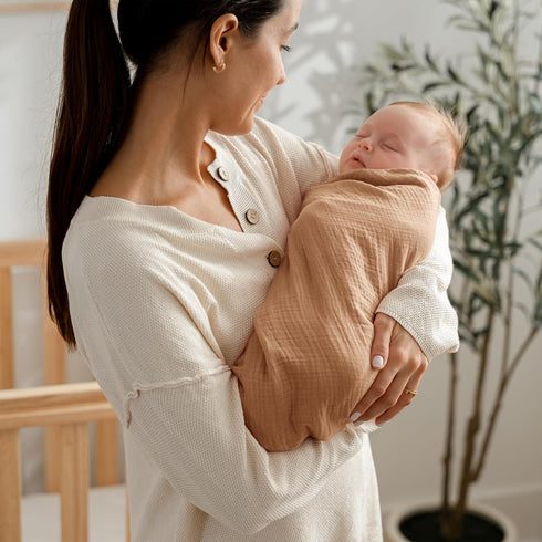 Pack 3 Comfy Cubs Muslin Swaddle Blankets of and Baby Wrap Carrier Bundled