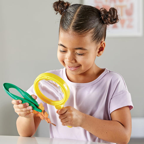 3+ Learning Resources Magnifier & Tweezers - Fine Motor for Kids, Science Toys, STEM, Toddler Explorer Kit, Boys