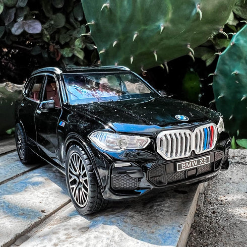 BDTCTK 1:32 Compatible X5 SUV Model Car Toy, Zinc Alloy Pull Back Car with Sound and Light (Black)